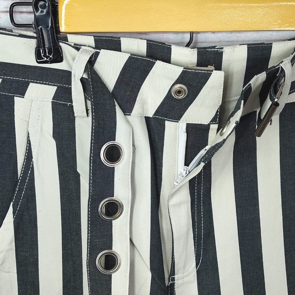 UNIQ Belted Striped Pants - Picture 9 of 12